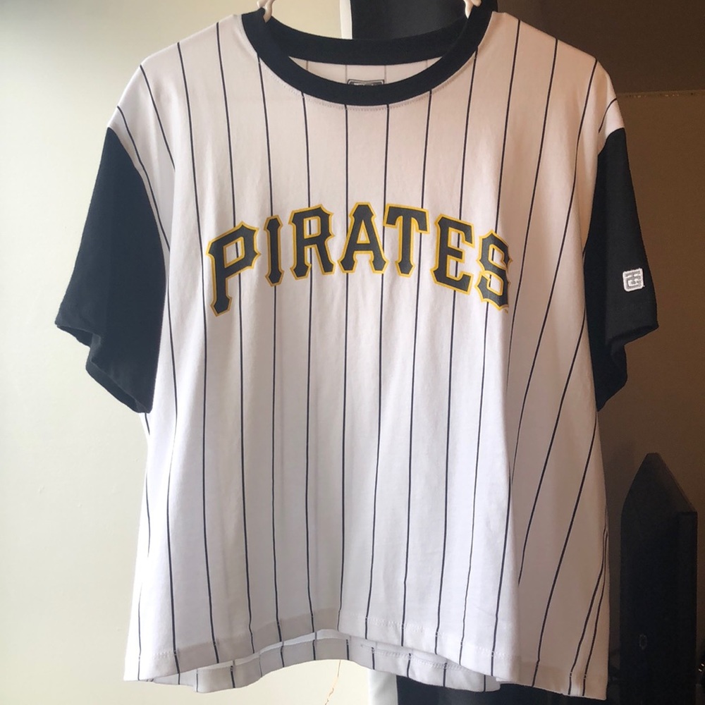 NWOT Pittsburgh Pirates pinstripe tailgate T-shirt
